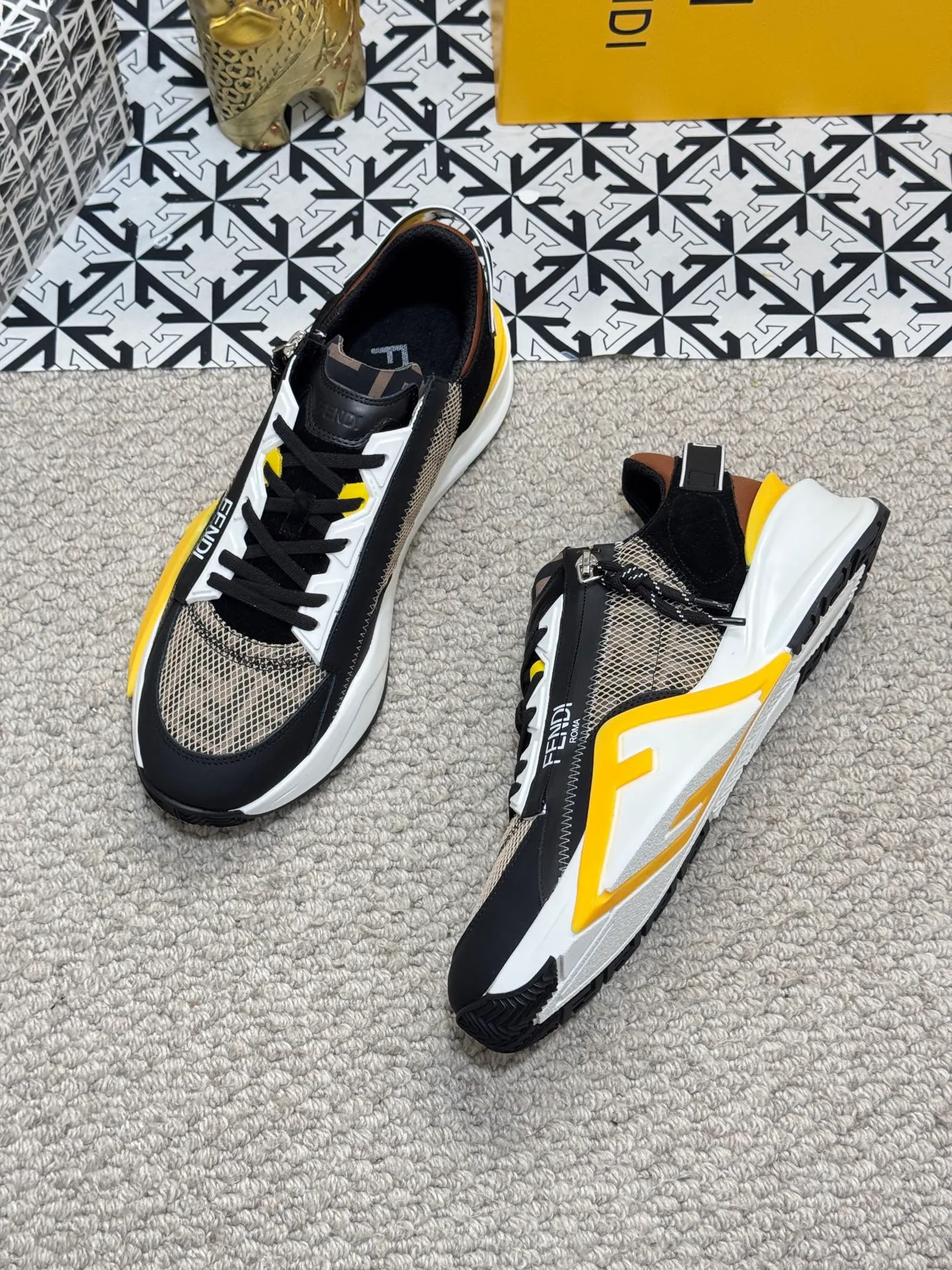 Men's men's shoes 💰520 [New style] 🦥🦥 Original quality - Fendi ◾️▫️F D🆕 Spring and summer new men's slip-on sneakers, with elastic straps, side zippers, and corrugated soles engraved with F. Embossed Fendi Flow lettering on the heel. Mixed material of high-tech fabric and black suede. FF graphic tongue. Ultra-light and wear-resistant EVA sole. Size: 38-44 (45 customized